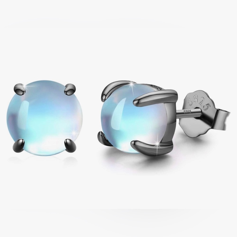NIB Moonstone Stud Earrings